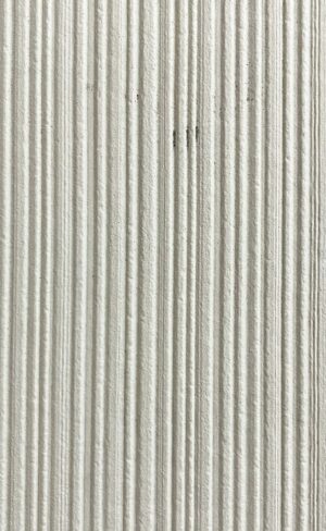 בטון לבן מסורק